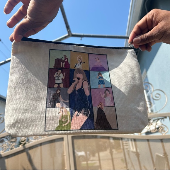 Taylor Swift Cosmetic Bag - Picture 3 of 3